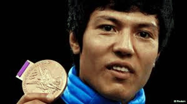 روح الله نیکپا برنده  مدال طلا در رقابت های جنوب آسیا